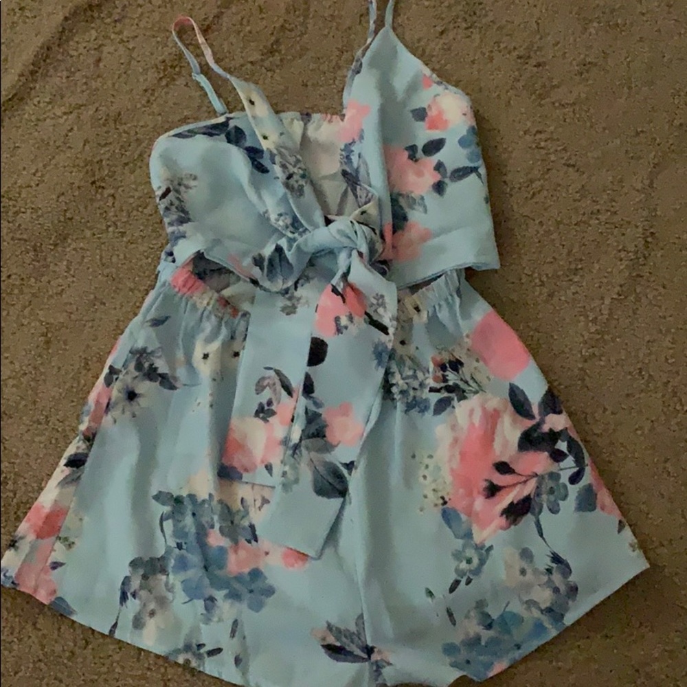 shein blue floral romper $15